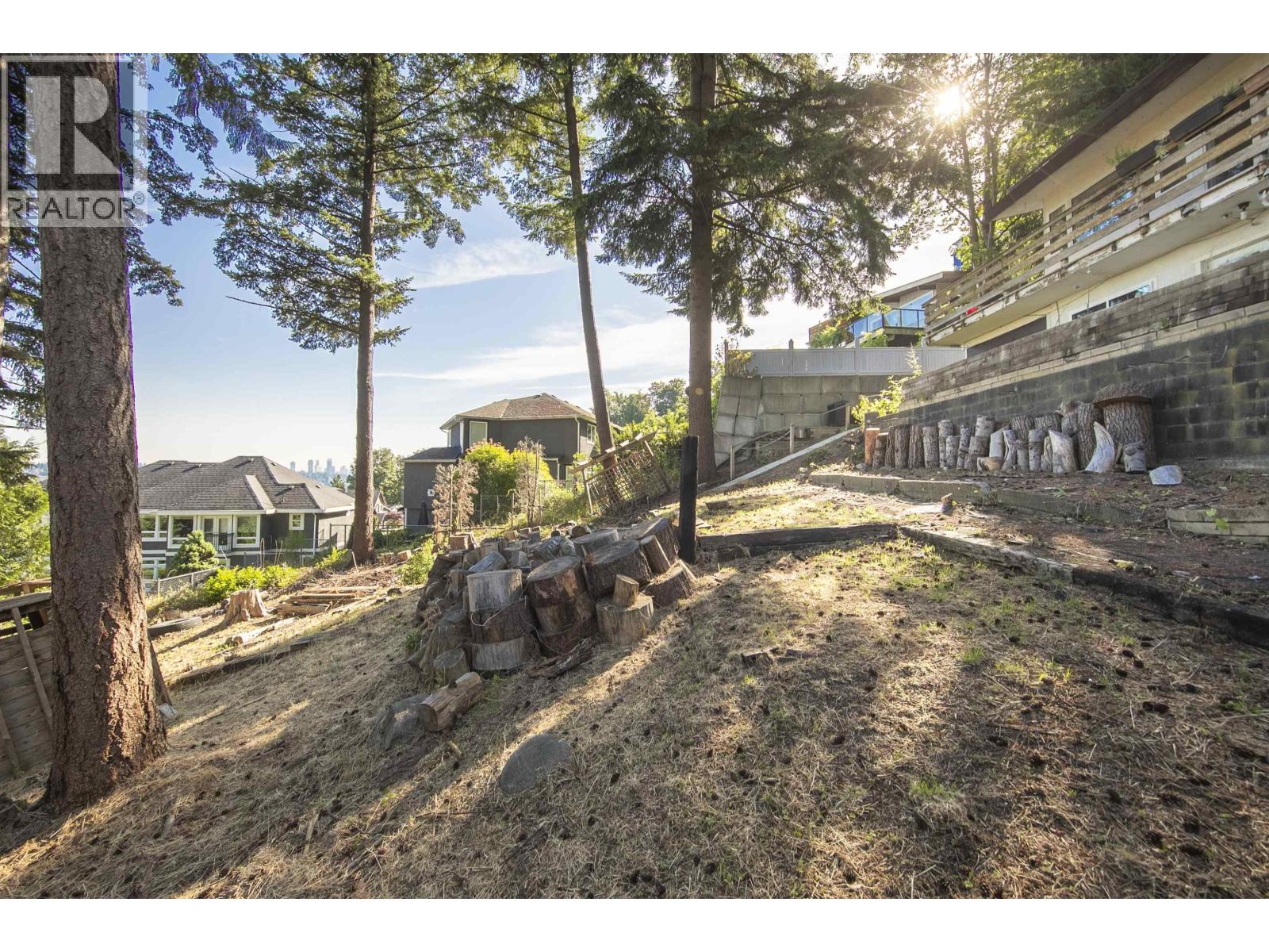 2270 Dawes Hill Road, Coquitlam, British Columbia  V3K 1N3 - Photo 2 - R3144448