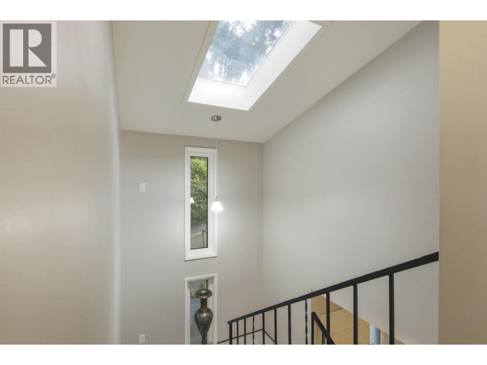 2270 Dawes Hill Road, Coquitlam, British Columbia  V3K 1N3 - Photo 15 - R3144448