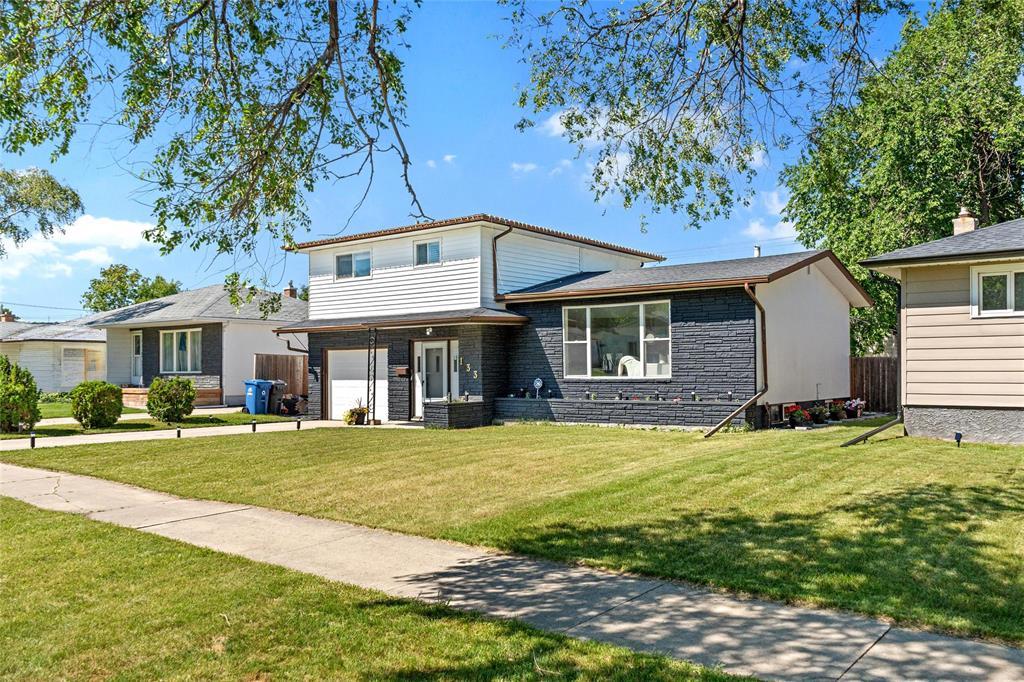 133 Arrowwood Drive, Winnipeg, Manitoba  R2V 2R3 - Photo 1 - 202614833