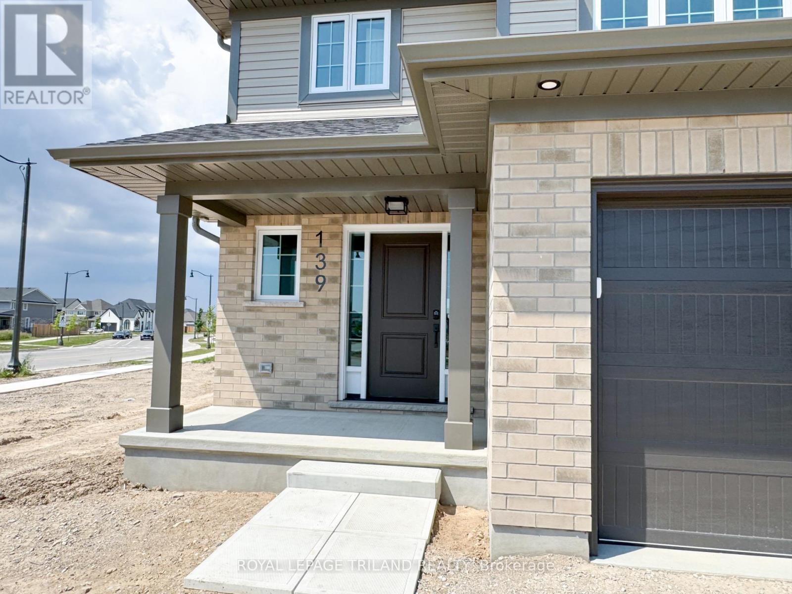 139 Empire Parkway, St. Thomas, Ontario  N5R 0P1 - Photo 2 - X13031868