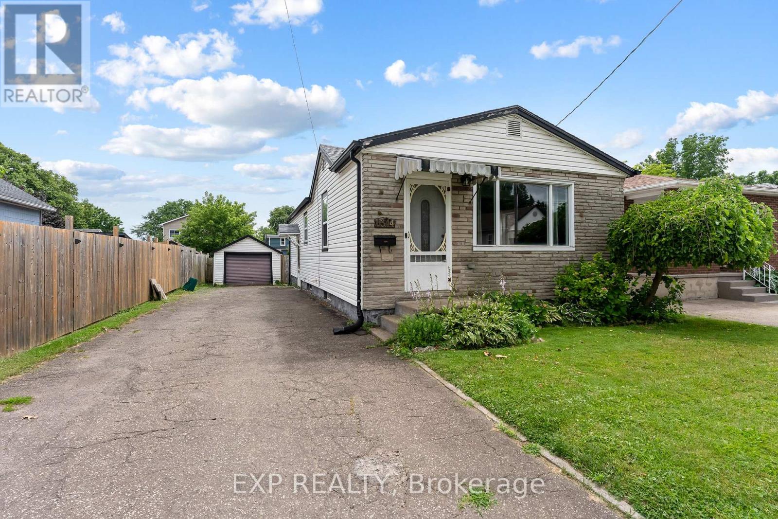 6344 Ash Street, Niagara Falls, Ontario  L2G 2H5 - Photo 2 - X13545636