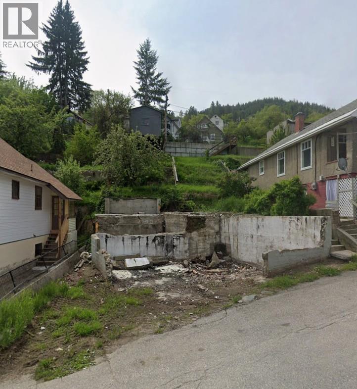 138 Reservoir Road, Trail, British Columbia  V1R 3R9 - Photo 1 - 10393540