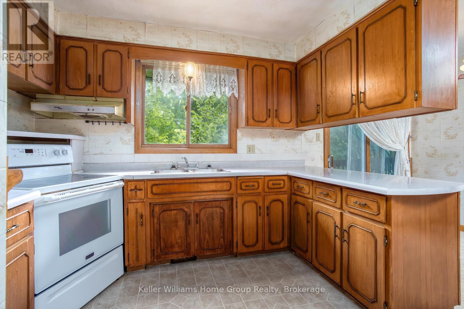 832 Victoria Road S, Puslinch, Ontario  N1L 1C6 - Photo 5 - X13545648