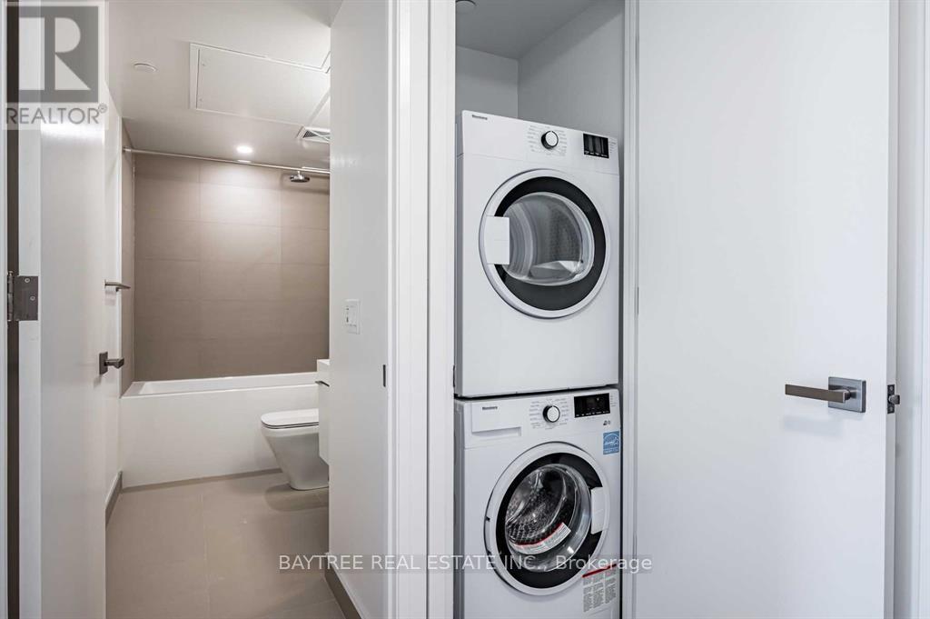 1606 - 99 Foxbar Road, Toronto, Ontario  M4V 0B2 - Photo 11 - C13545424