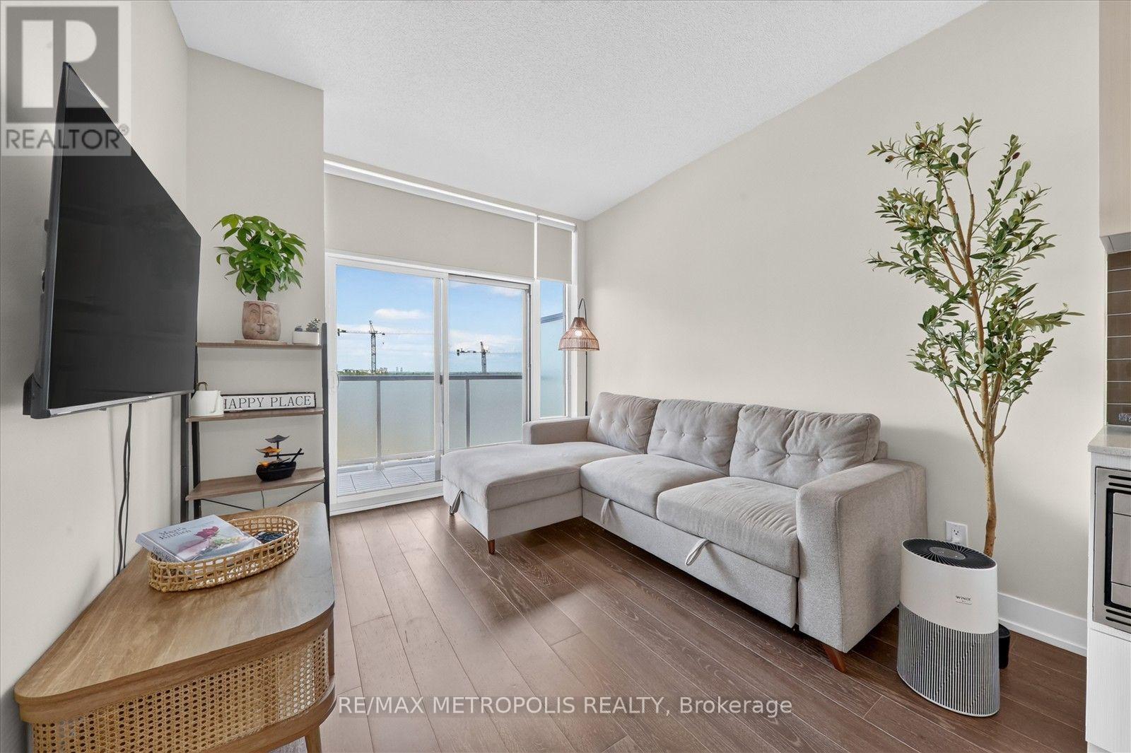 619 - 7 KENASTON GARDENS, Toronto, Ontario