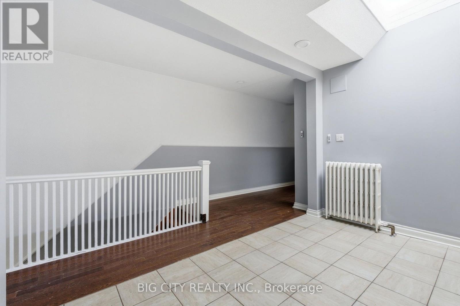 UPPER - 1362 BATHURST STREET - Photo 11