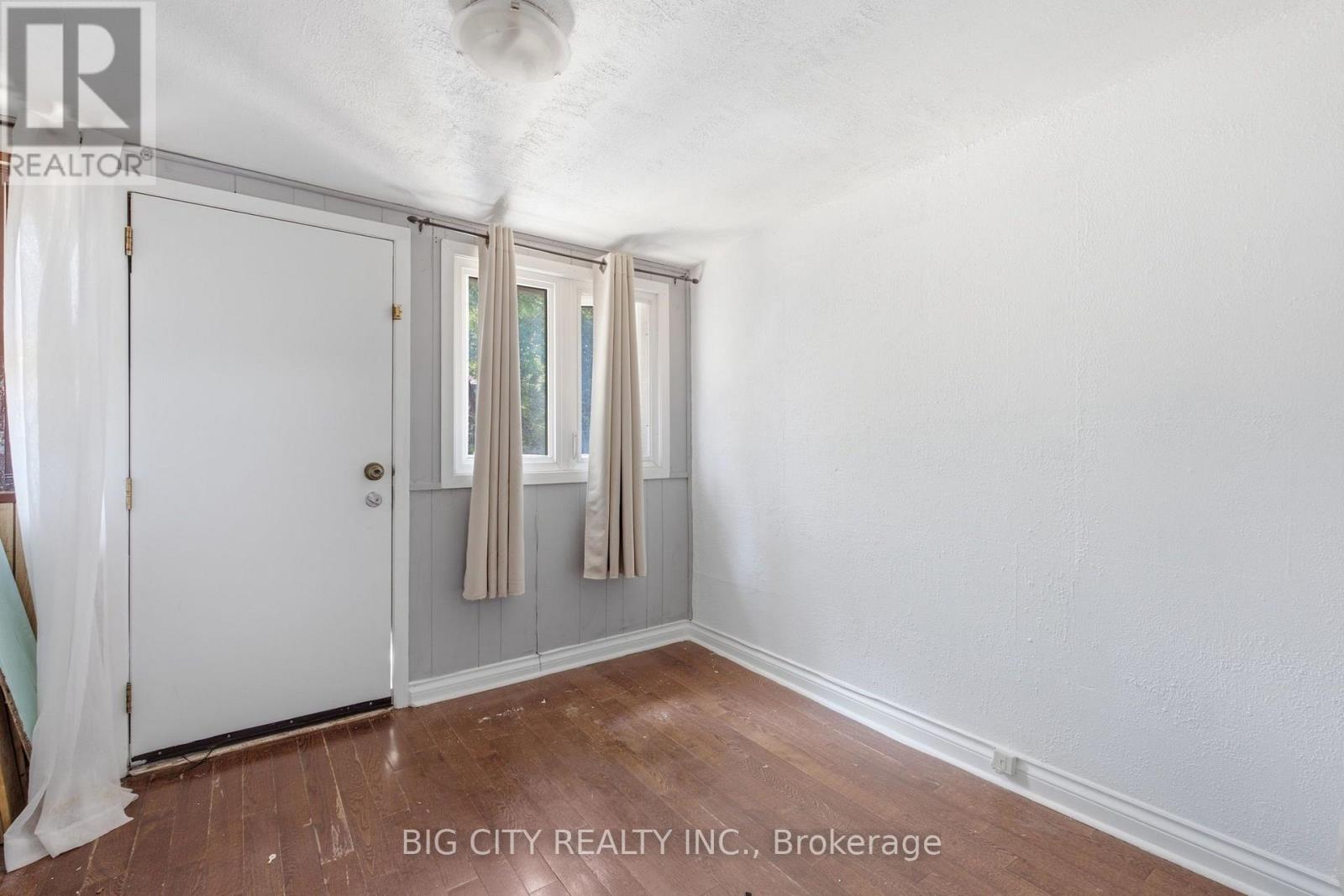 UPPER - 1362 BATHURST STREET - Photo 12