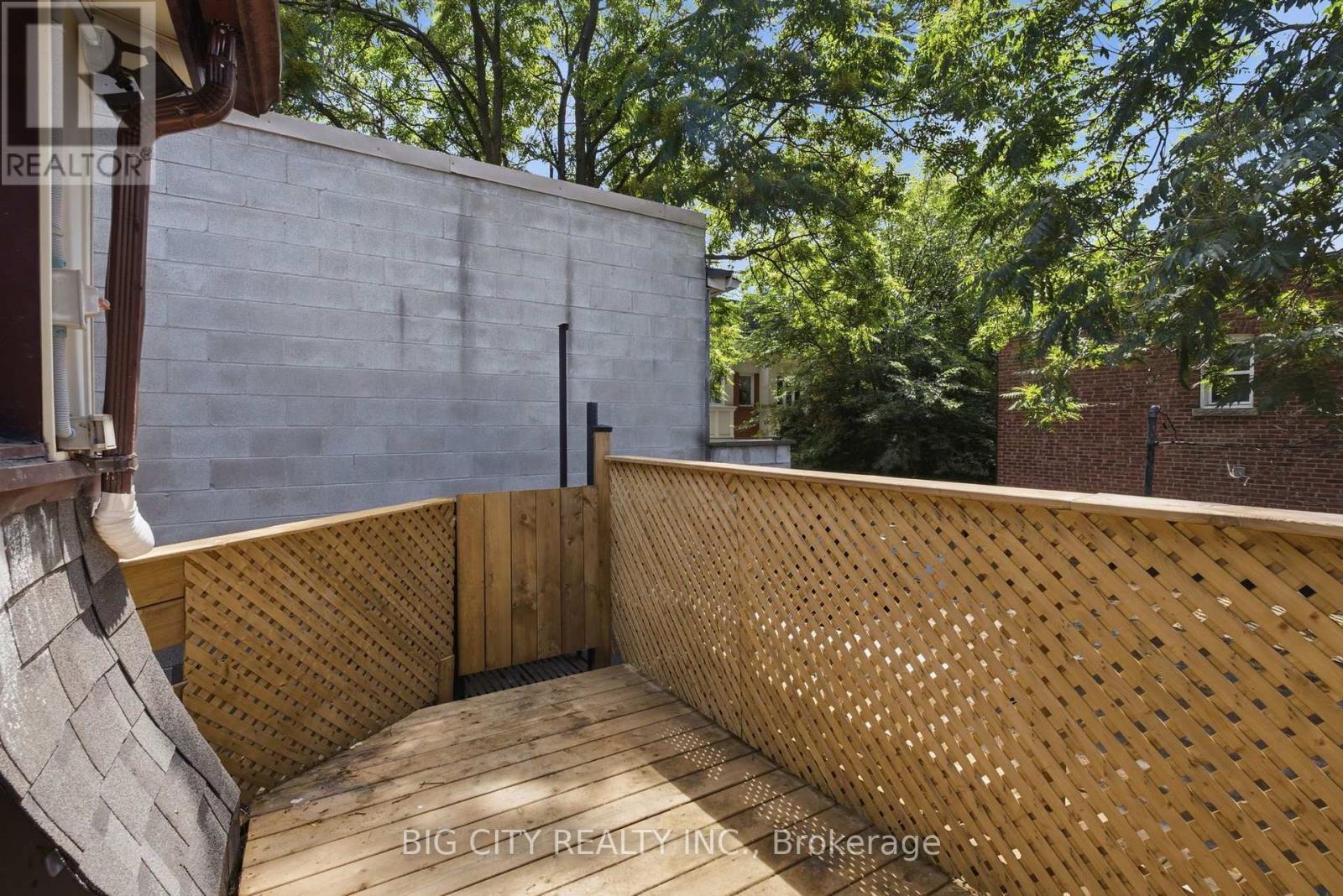 UPPER - 1362 BATHURST STREET - Photo 13