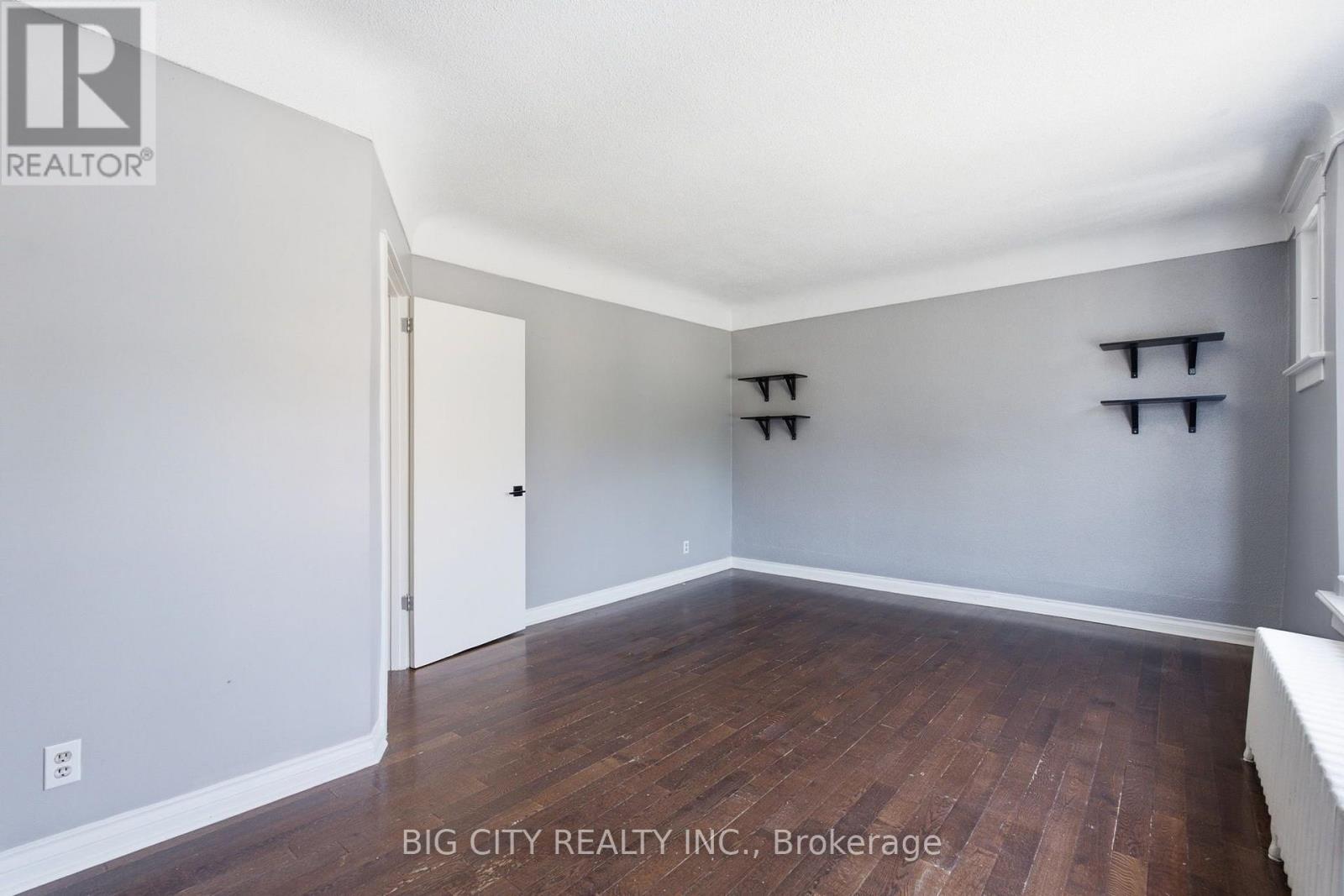 UPPER - 1362 BATHURST STREET - Photo 18