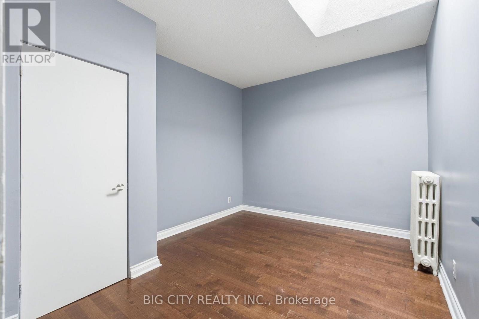 UPPER - 1362 BATHURST STREET - Photo 19