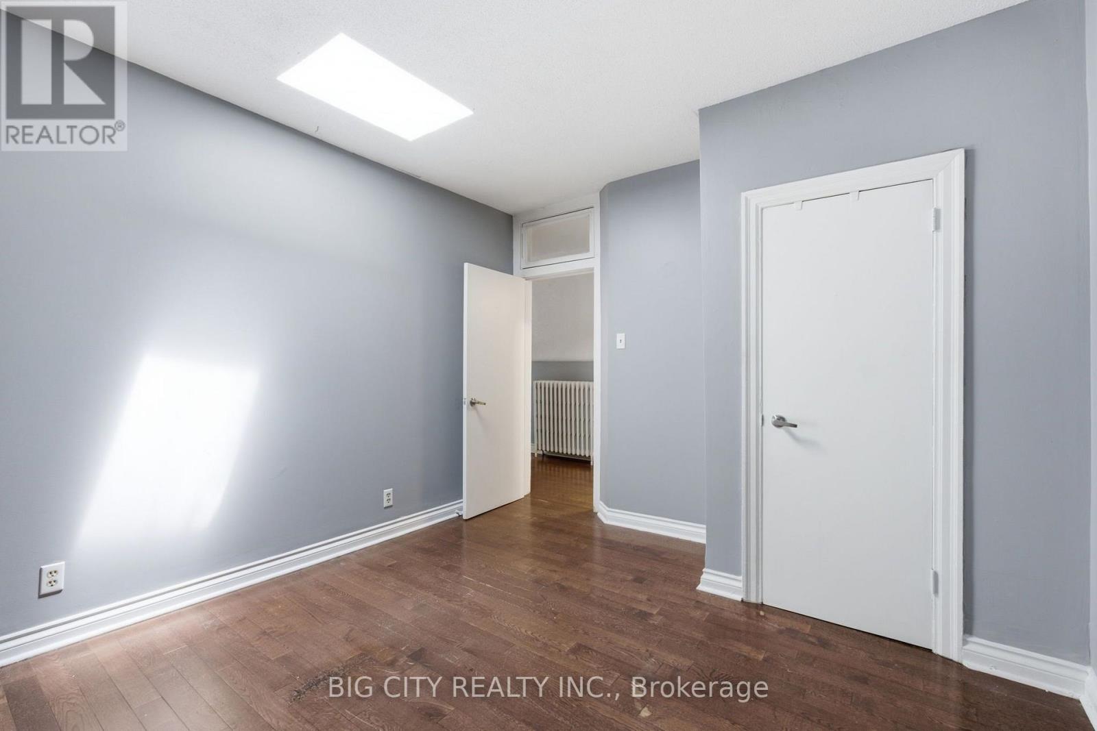 UPPER - 1362 BATHURST STREET - Photo 23