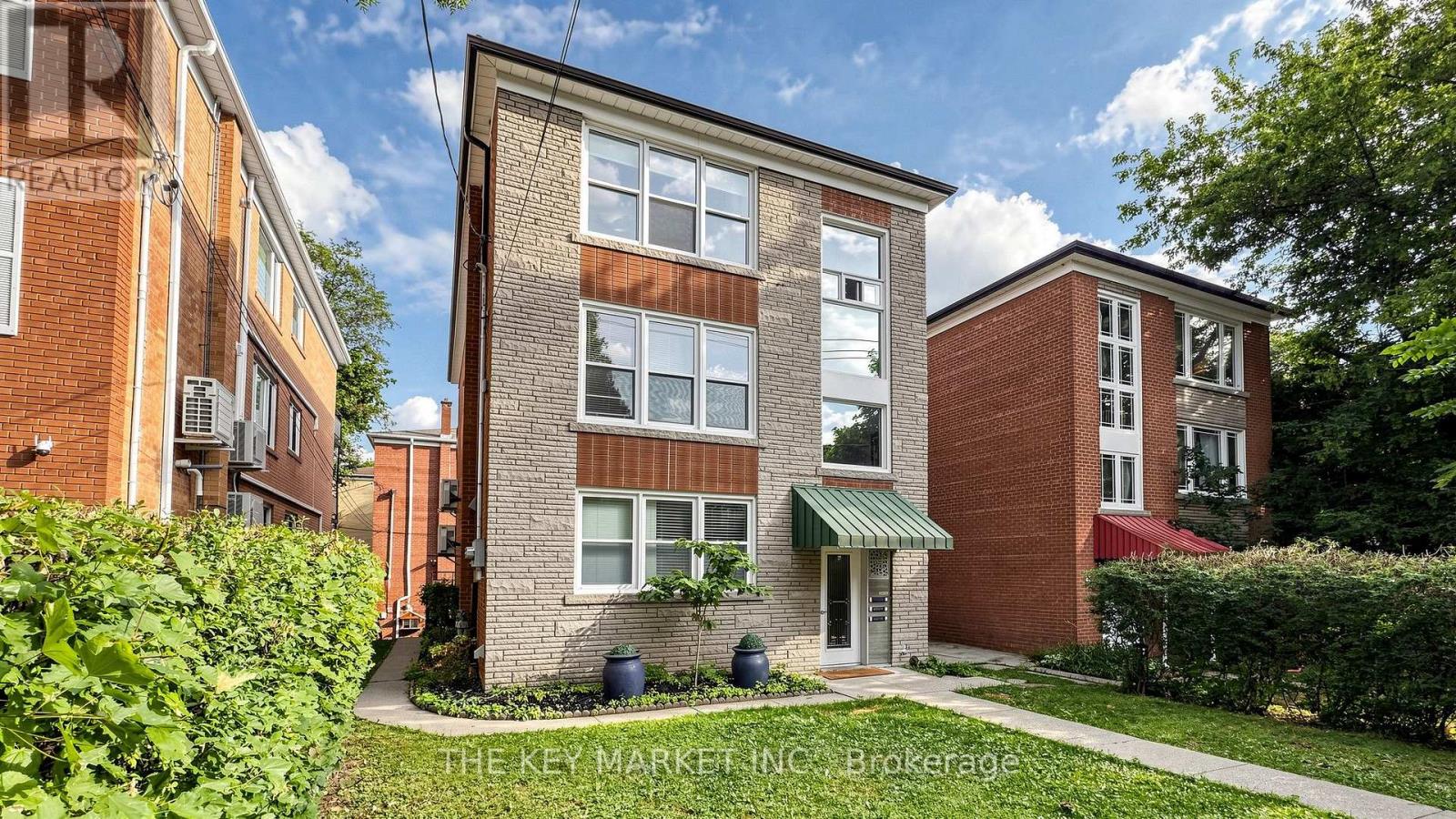 209 St Clements Avenue, Toronto, Ontario  M4R 1H3 - Photo 3 - C13545560