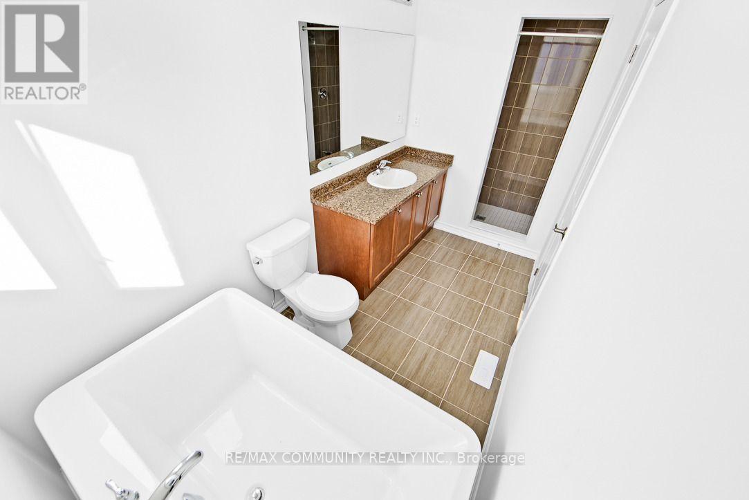 2614 Apricot Lane, Pickering, Ontario L1X 0M5 - Photo 12 - E13545420