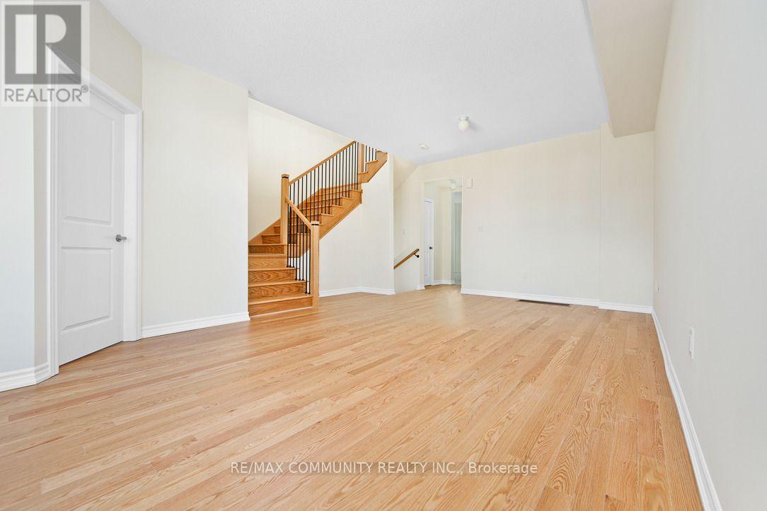 2614 Apricot Lane, Pickering, Ontario L1X 0M5 - Photo 4 - E13545420