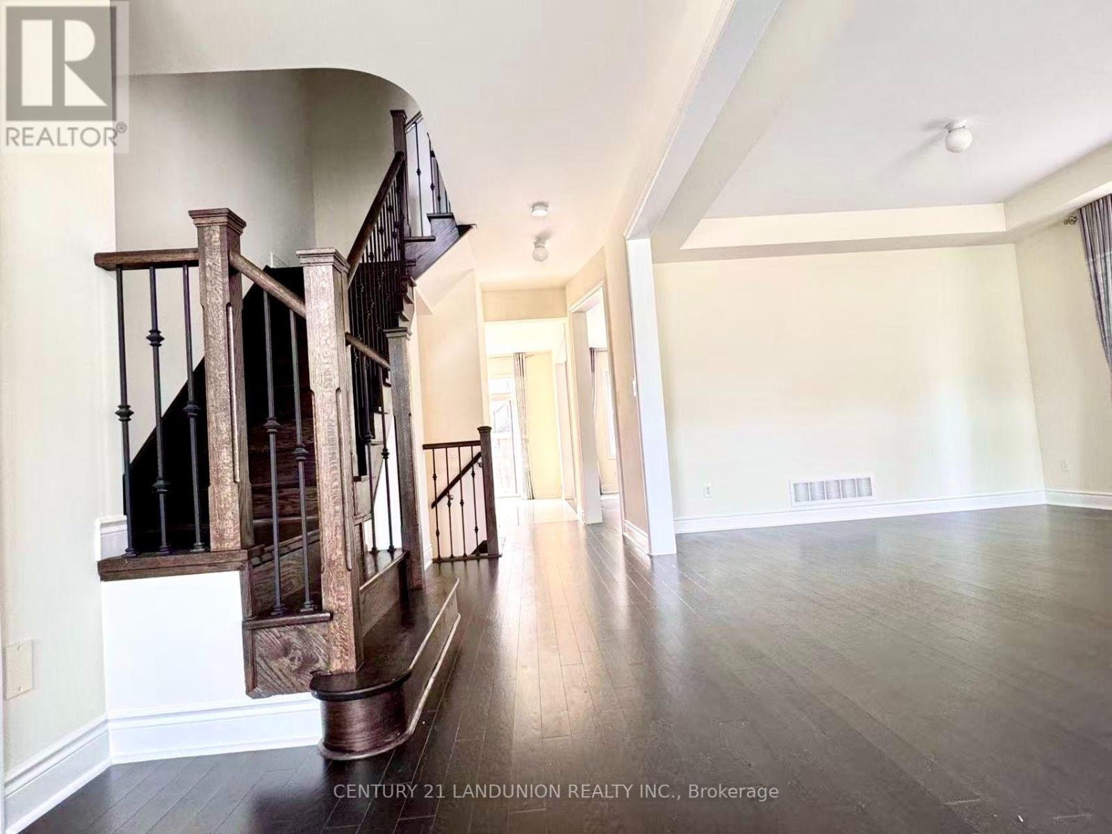 921 Goring Circle, Newmarket, Ontario L3X 0B6 - Photo 2 - N13545492