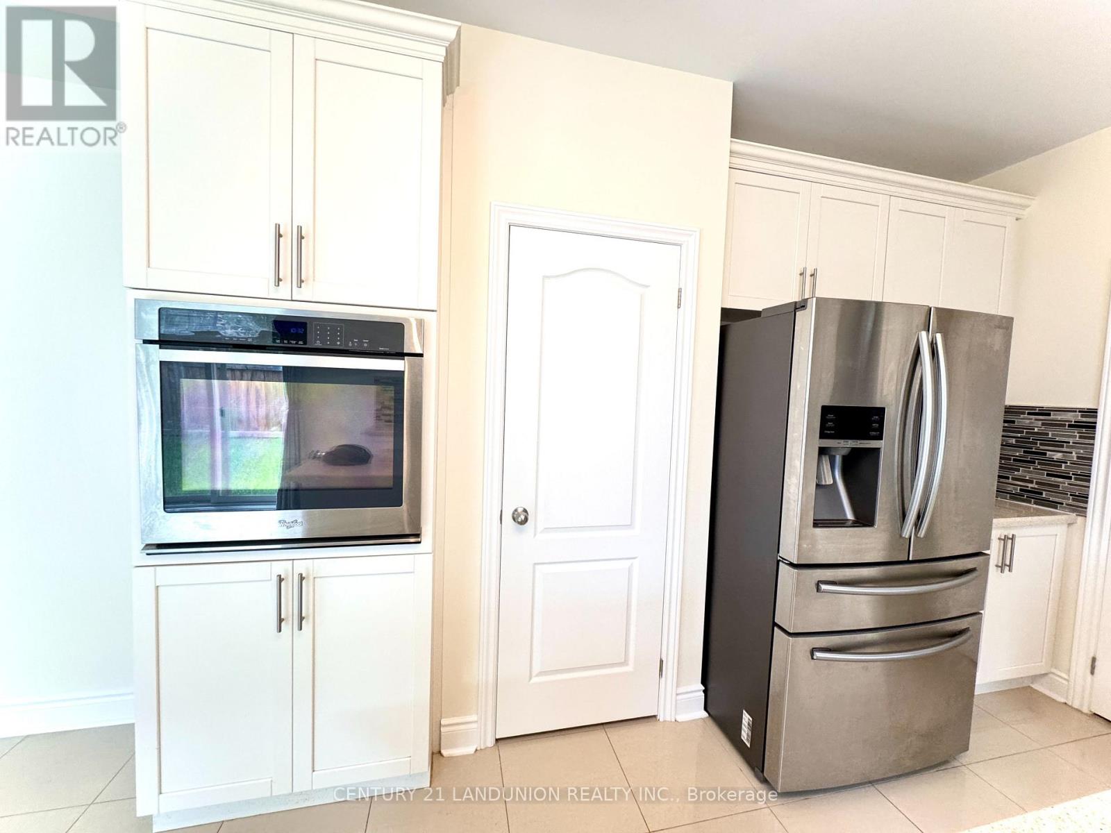 921 Goring Circle, Newmarket, Ontario L3X 0B6 - Photo 8 - N13545492