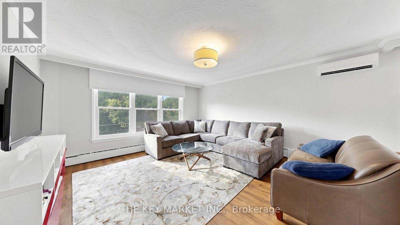 209 St Clements Avenue, Toronto, Ontario  M4R 1H3 - Photo 4 - C13545560
