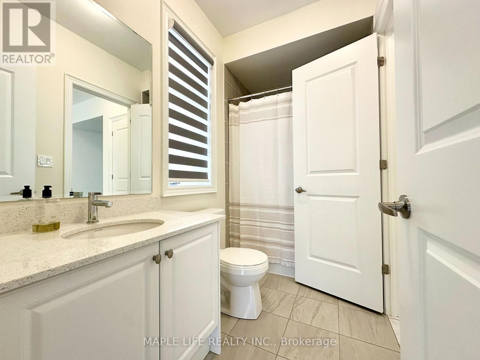 162 Rowe Street, Bradford West Gwillimbury, Ontario L3Z 4N2 - Photo 7 - N13423672