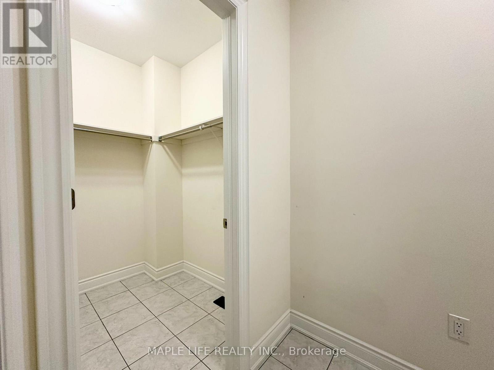 162 Rowe Street, Bradford West Gwillimbury, Ontario  L3Z 4N2 - Photo 19 - N13418222