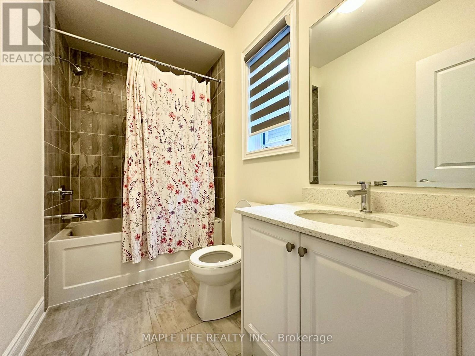 162 Rowe Street, Bradford West Gwillimbury, Ontario  L3Z 4N2 - Photo 28 - N13418222