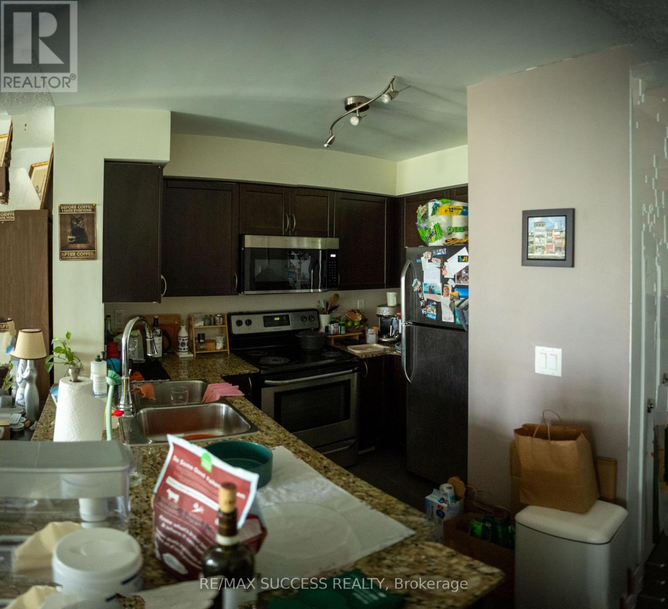 211 - 812 Lansdowne Avenue, Toronto, Ontario  M6H 4K5 - Photo 2 - W13545414