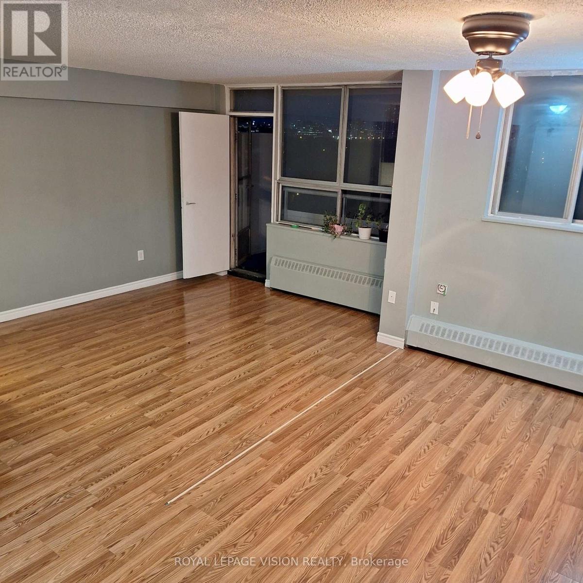 1107 - 940 Caledonia Road, Toronto, Ontario  M6B 3Y4 - Photo 3 - W13545542