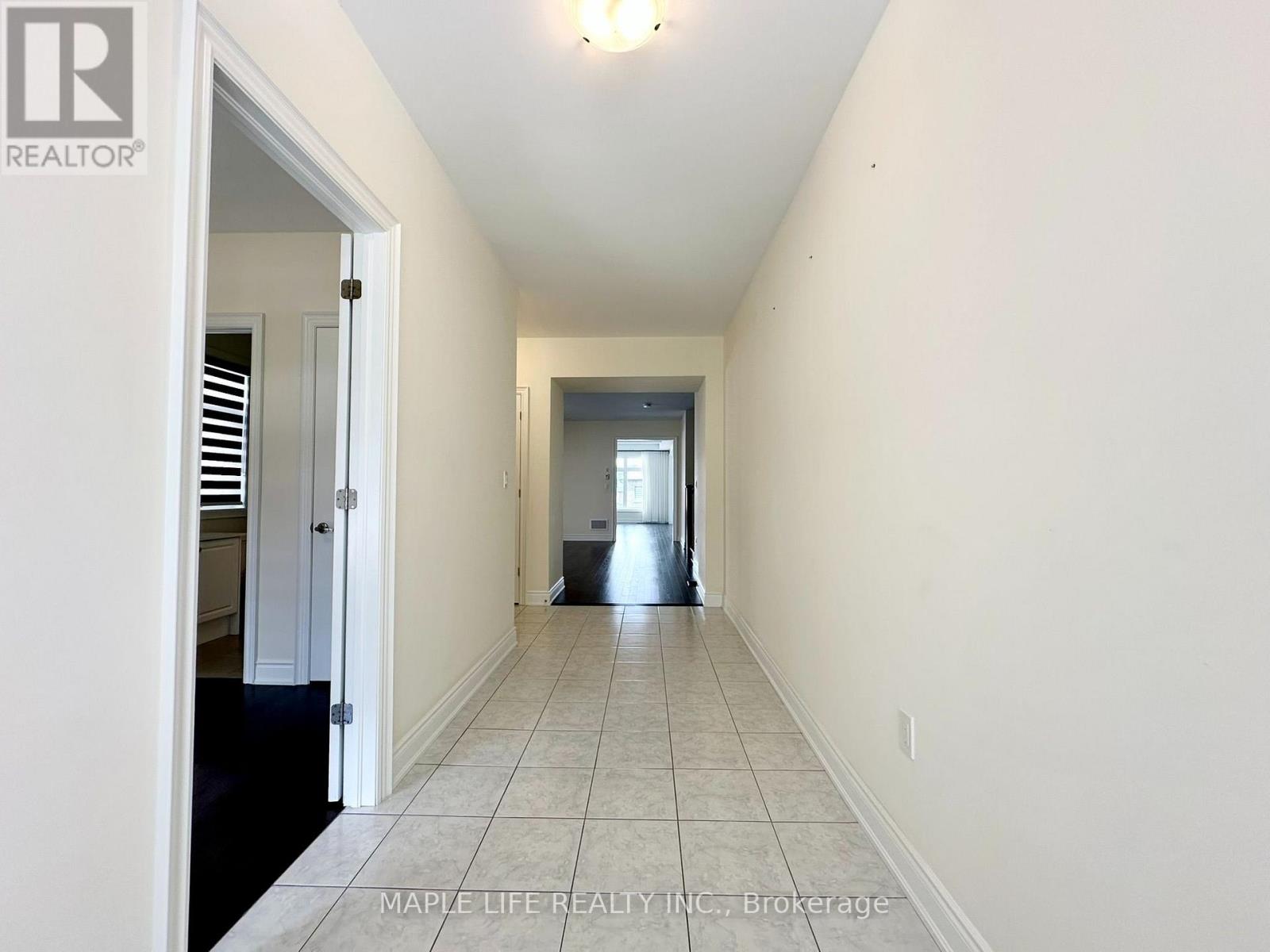162 Rowe Street, Bradford West Gwillimbury, Ontario L3Z 4N2 - Photo 4 - N13423672