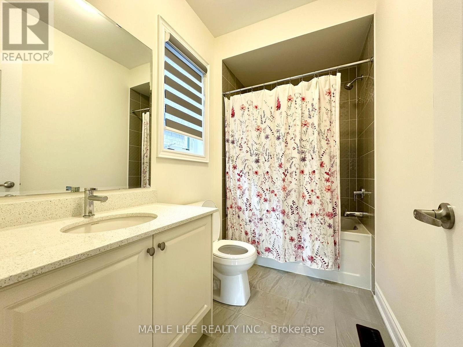 162 Rowe Street, Bradford West Gwillimbury, Ontario  L3Z 4N2 - Photo 24 - N13418222