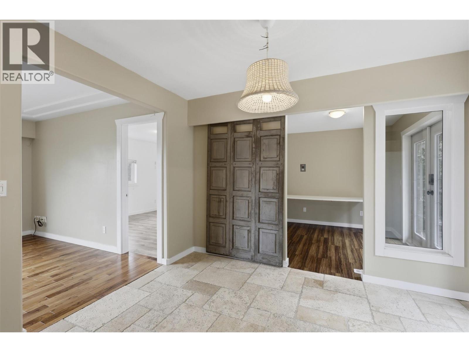 1871 SPRINGHILL Drive — photo 14