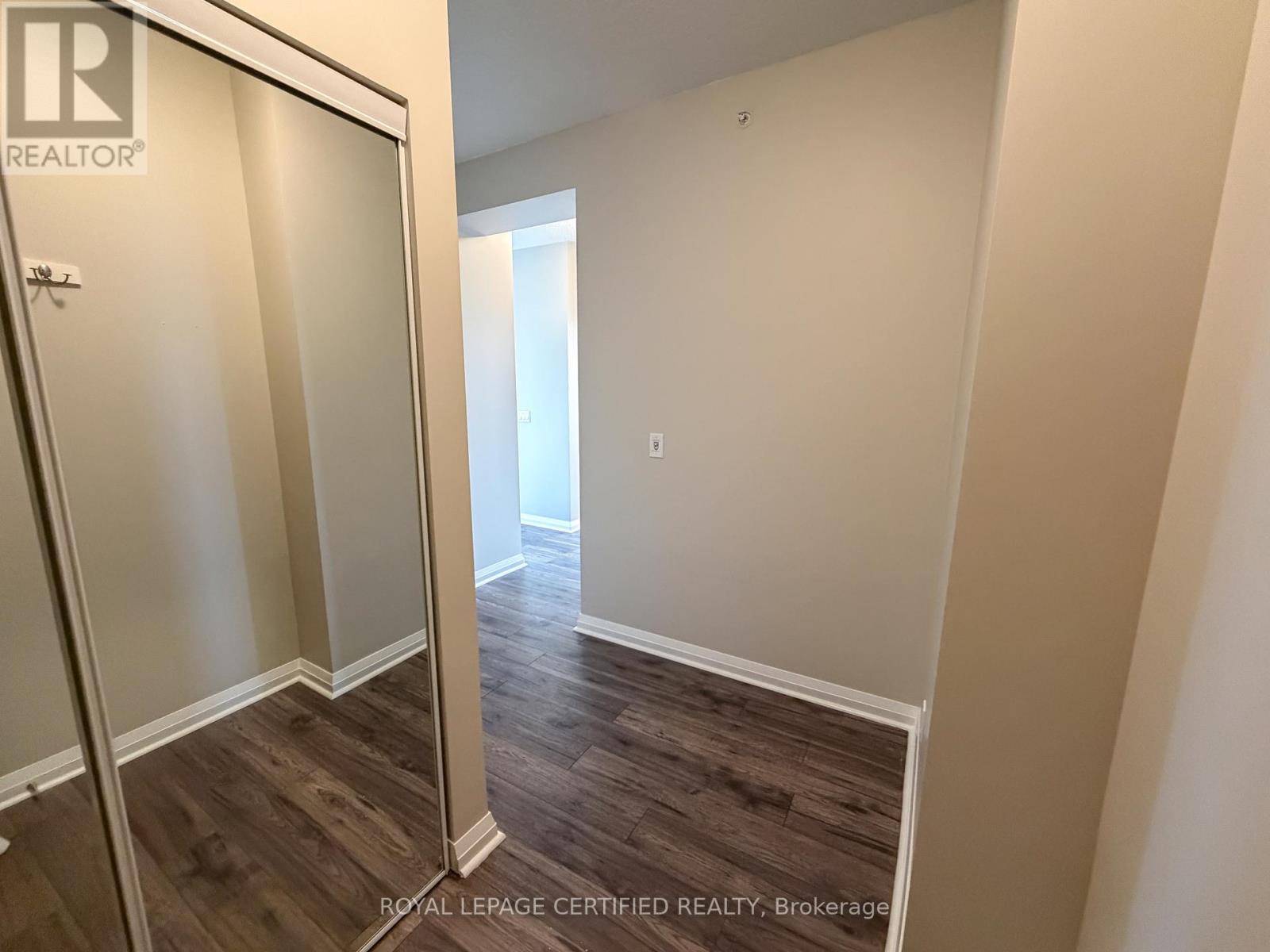 507 - 55 Eglinton Avenue W, Mississauga, Ontario L5R 0E4 - Photo 2 - W13504064