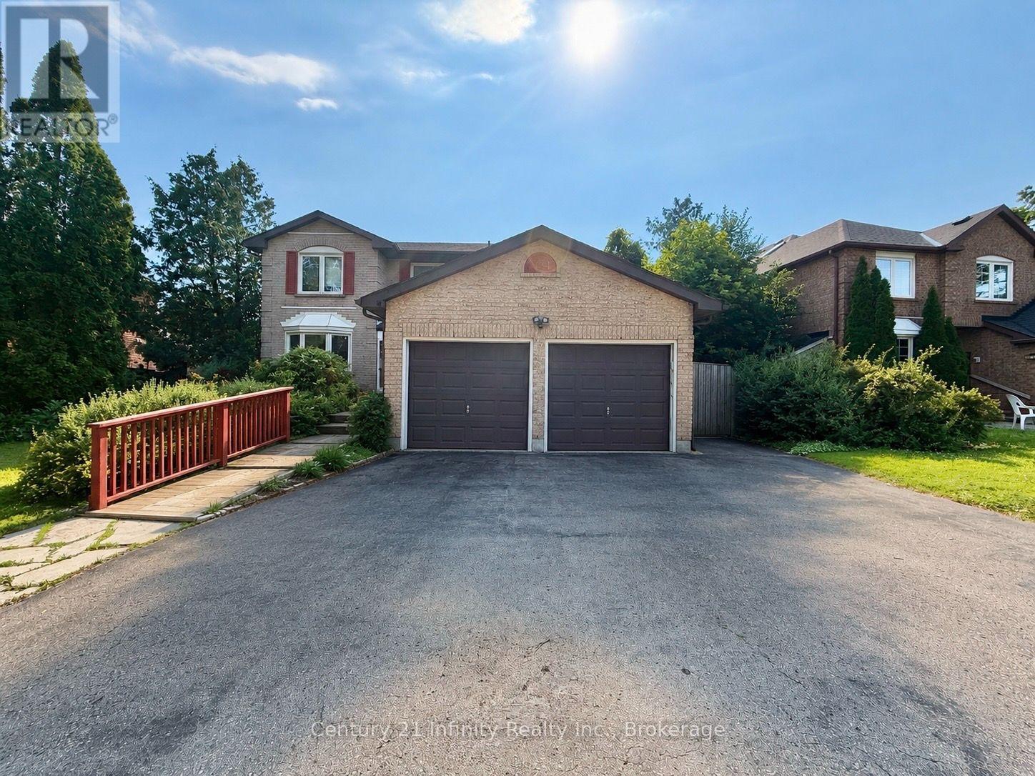 384 Leslie Street, Whitby, Ontario  L1N 7H2 - Photo 1 - E13545770