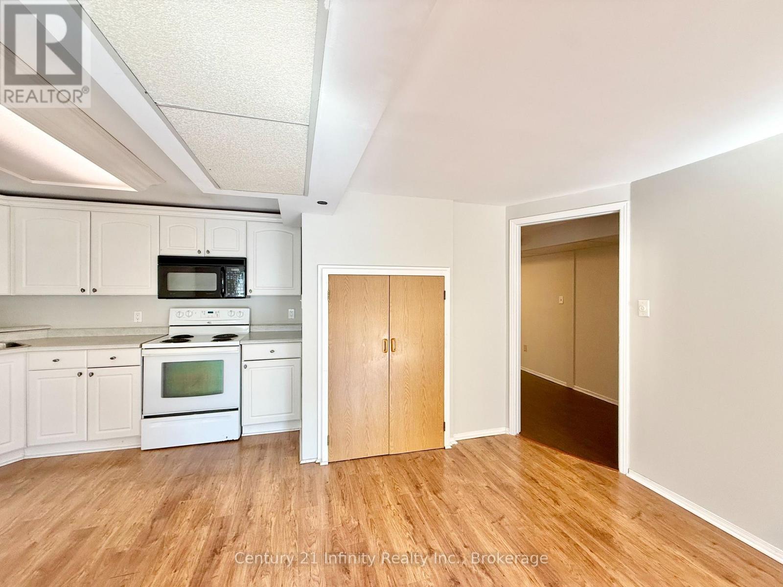 384 Leslie Street, Whitby, Ontario  L1N 7H2 - Photo 6 - E13545770