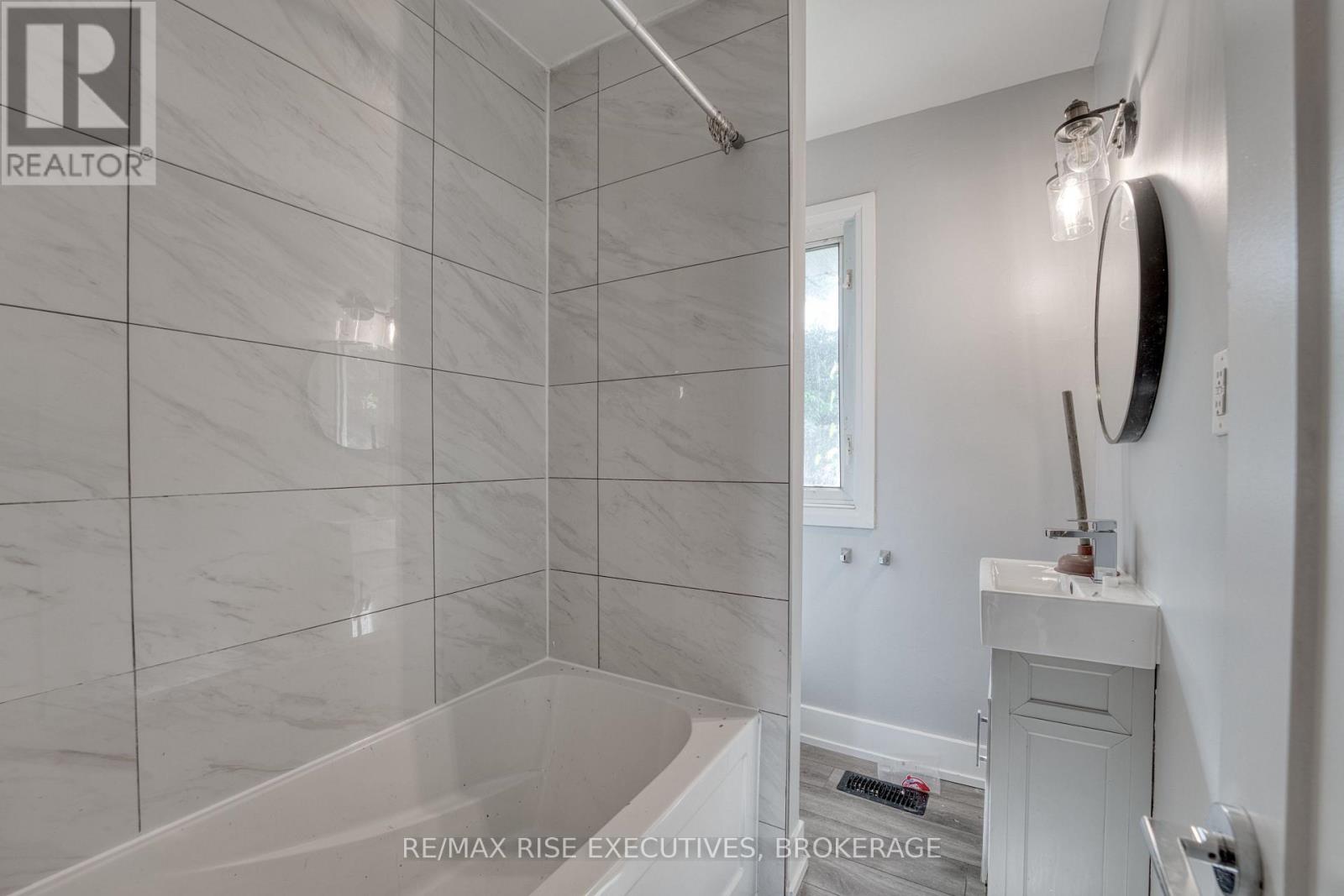 1 - 22 Ruskin Street, Kingston, Ontario  K7K 2N3 - Photo 5 - X13545812