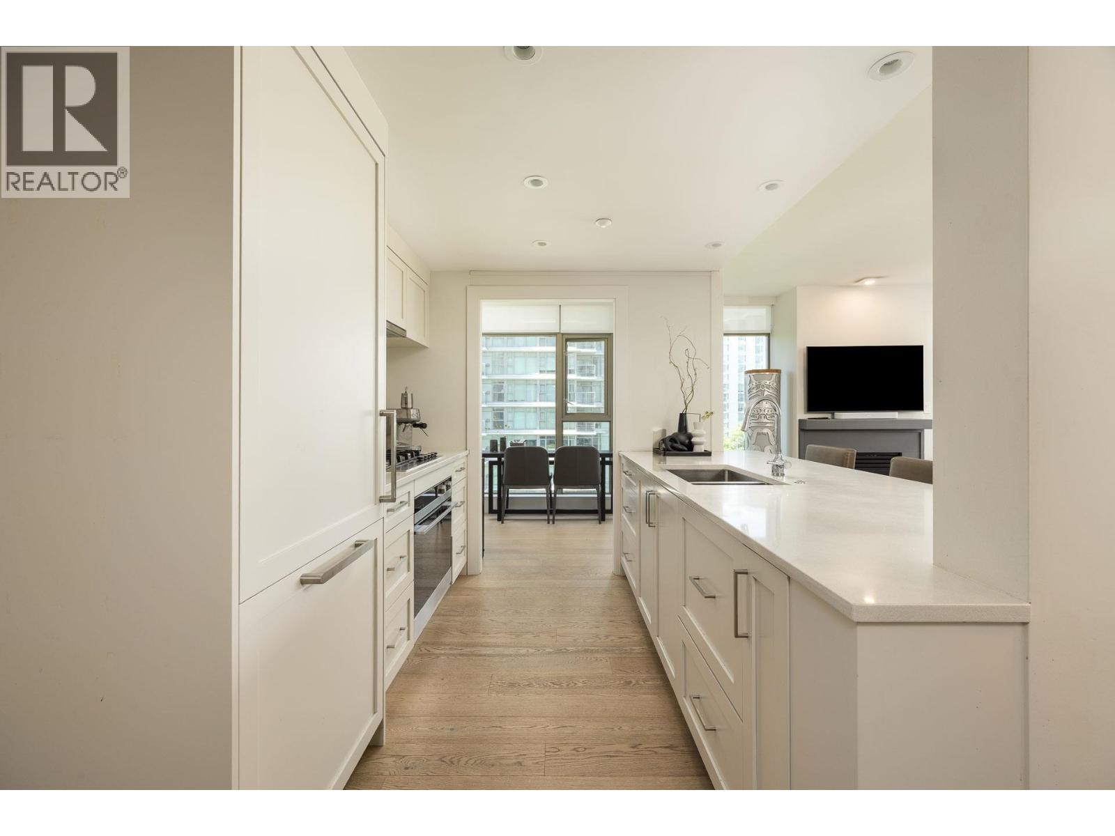603 1680 Bayshore Drive, Vancouver, British Columbia  V6G 3H6 - Photo 3 - R3144741