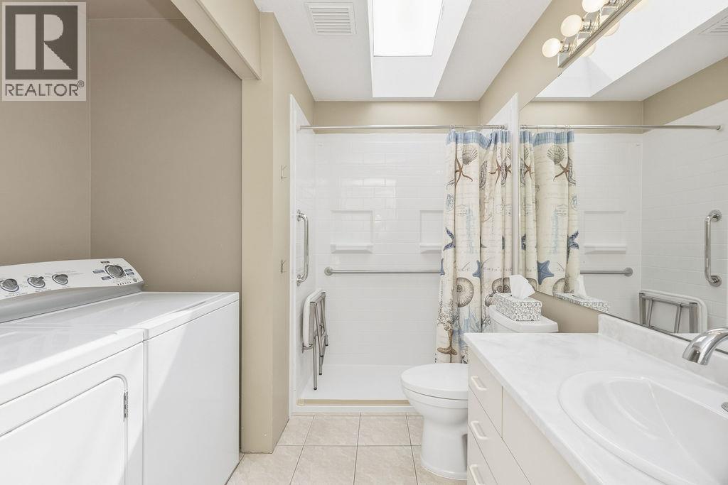 6343 Marmot Road, Sechelt, British Columbia  V7Z 0L2 - Photo 18 - R3144718