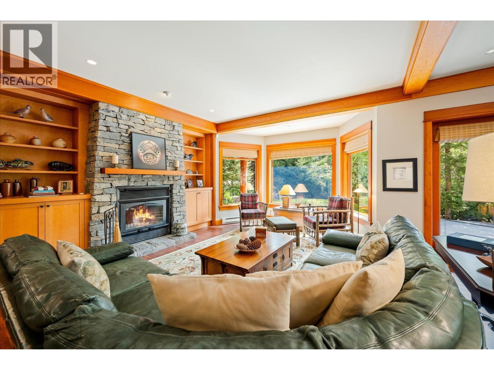 9583 Emerald Drive, Whistler, British Columbia  V8E 0G5 - Photo 3 - R3144726