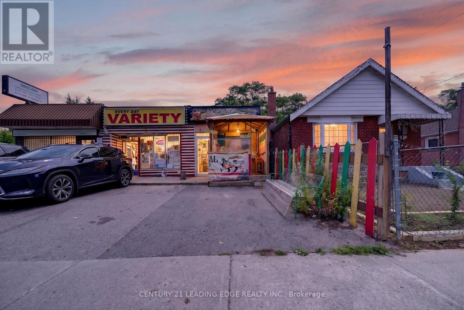 741 PHARMACY AVENUE, Toronto (Clairlea-Birchmount)