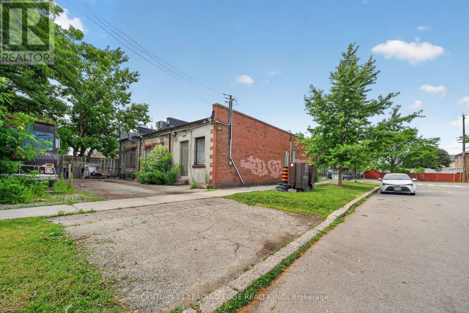 741 Pharmacy Avenue, Toronto, Ontario  M1L 3J4 - Photo 43 - E13545756