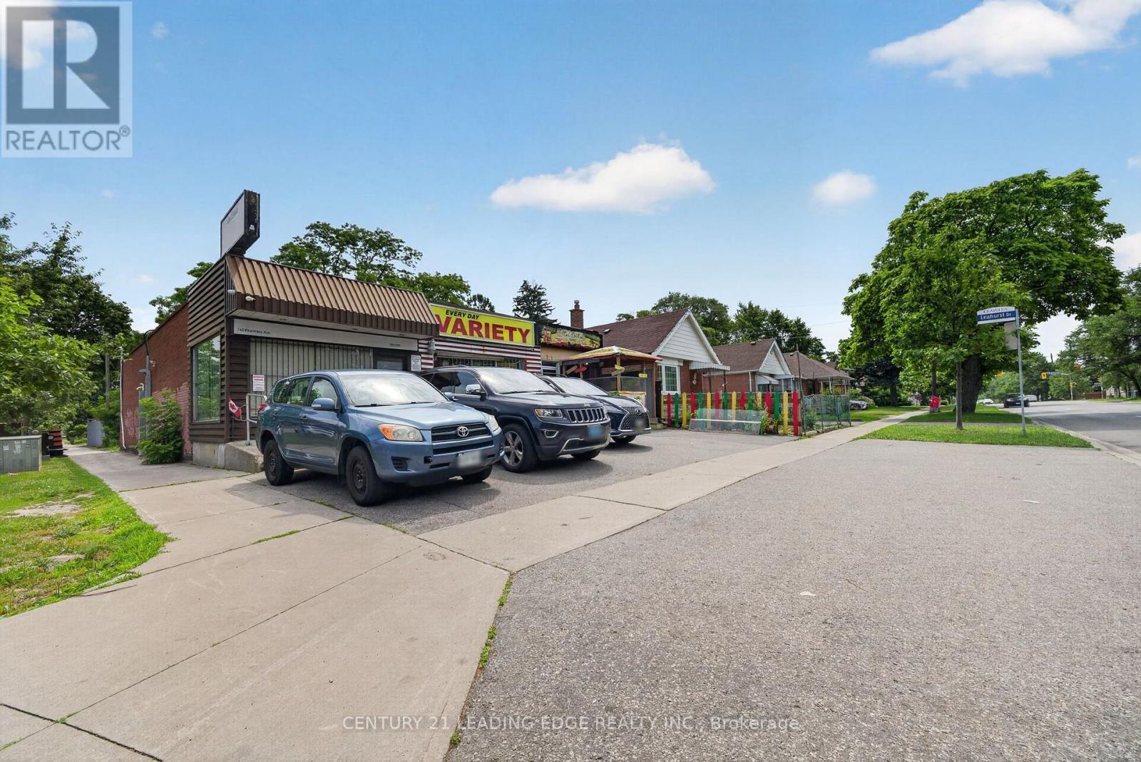 741 Pharmacy Avenue, Toronto, Ontario  M1L 3J4 - Photo 5 - E13545756