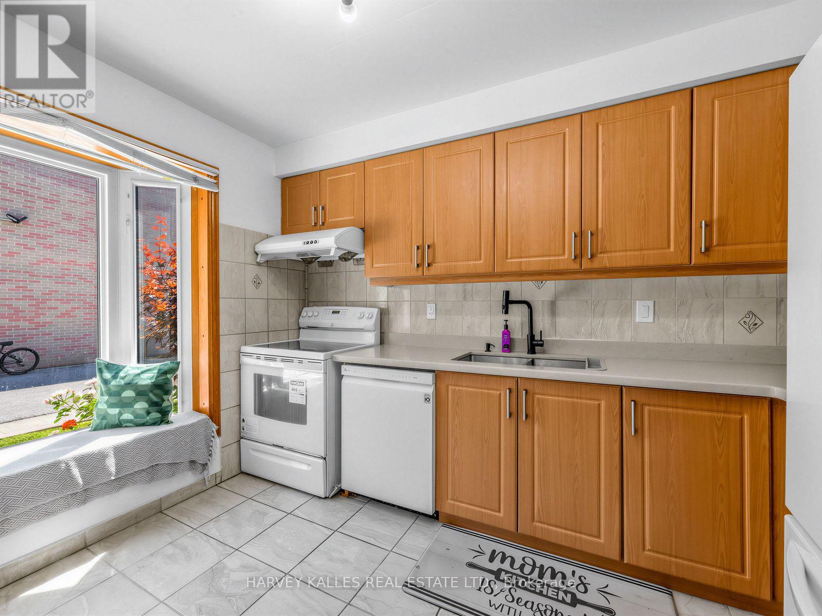 116 - 21 Livonia Place, Toronto, Ontario  M1E 4W5 - Photo 11 - E13545820