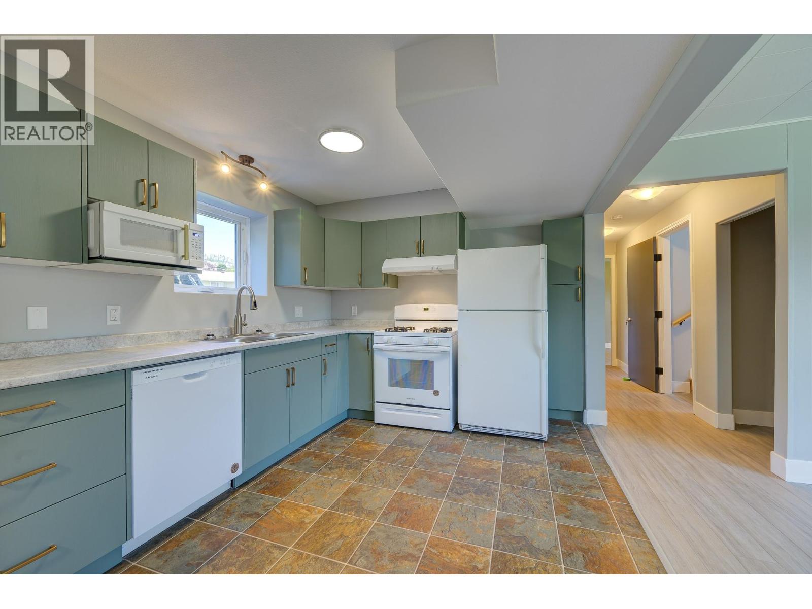 870 Sumac Place, Kamloops, British Columbia  V2B 6R4 - Photo 20 - 10393251