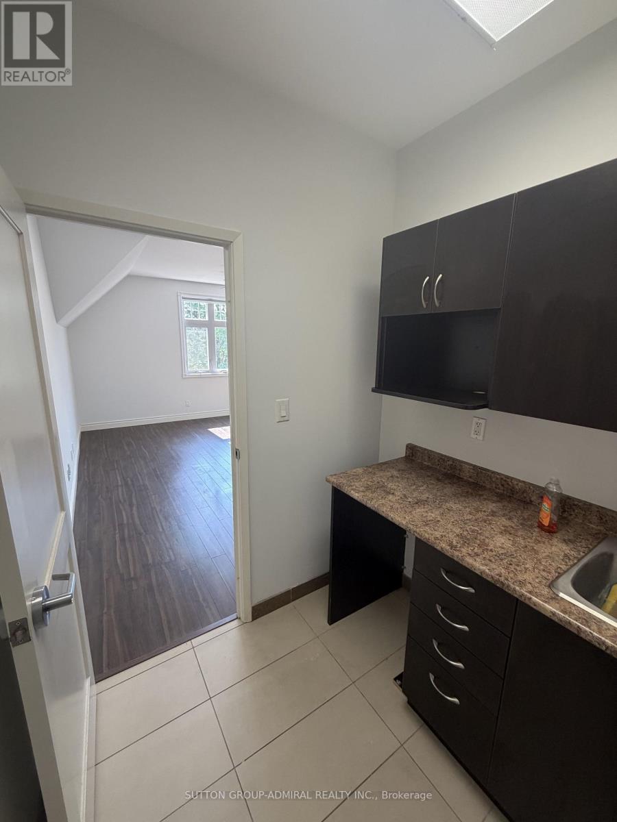 1206 Centre Street, Vaughan, Ontario L4J 3M9 - Photo 4 - N13545752