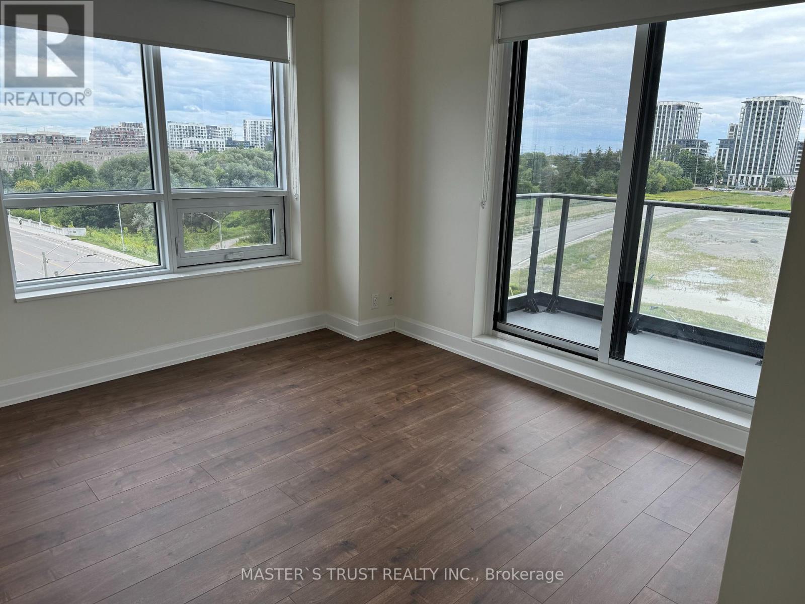 705 - 8 Water Walk Drive, Markham, Ontario  L6G 0G2 - Photo 5 - N13545794
