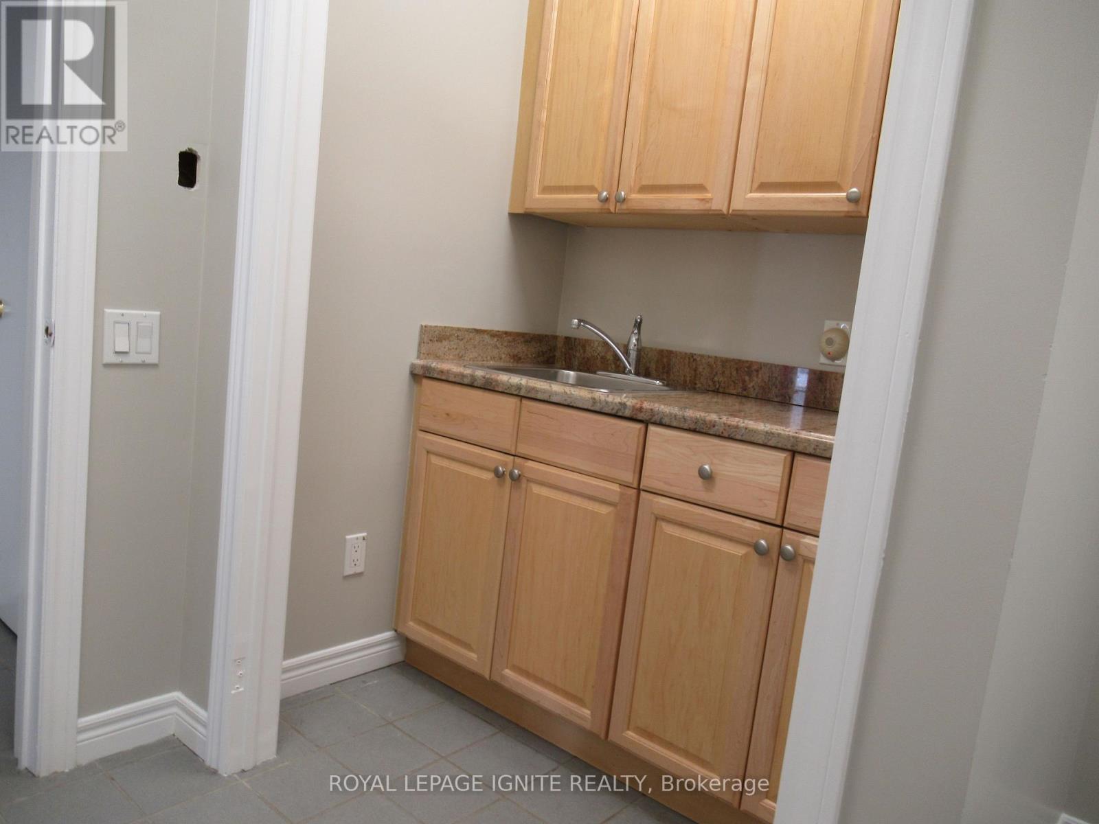 32 - 400 Creditstone Road, Vaughan, Ontario  L4K 3Z3 - Photo 4 - N13481762
