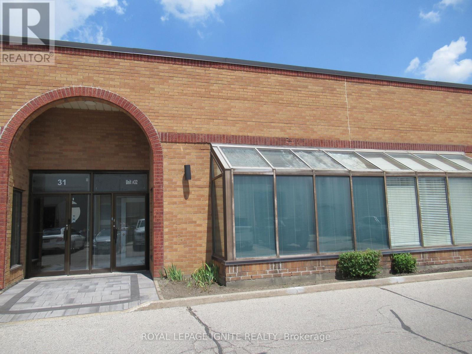 32 - 400 CREDITSTONE ROAD, Vaughan, Ontario