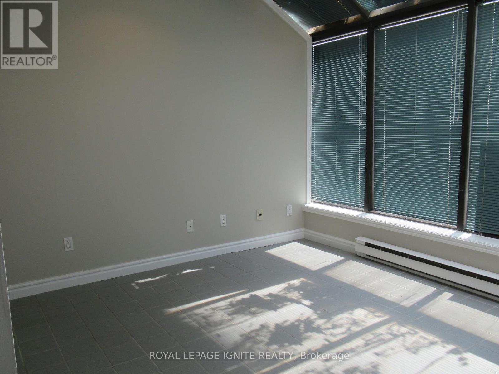 32 - 400 Creditstone Road, Vaughan, Ontario  L4K 3Z3 - Photo 2 - N13481762