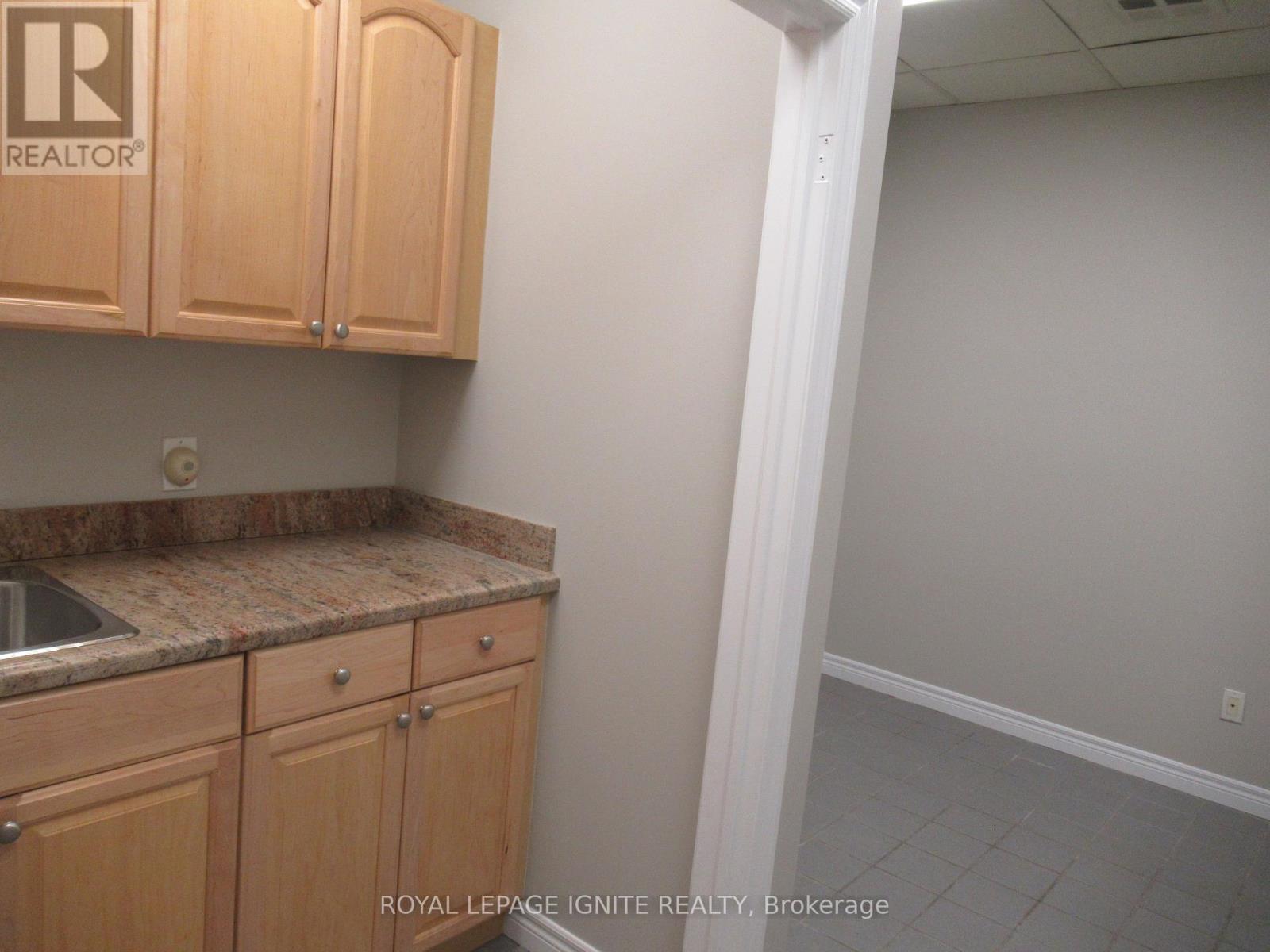 32 - 400 Creditstone Road, Vaughan, Ontario  L4K 3Z3 - Photo 5 - N13481762