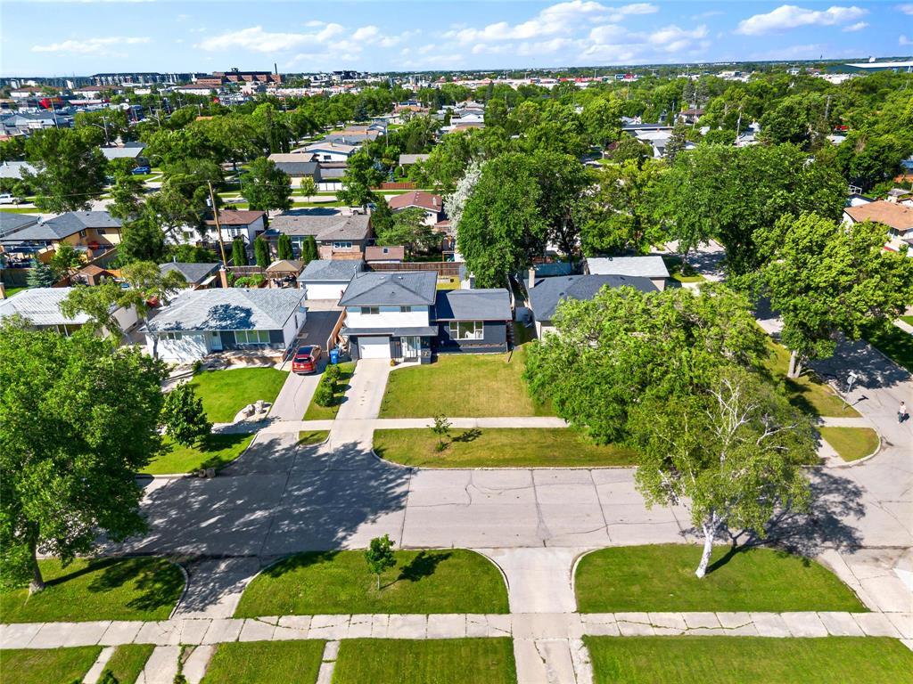 133 Arrowwood Drive, Winnipeg, Manitoba  R2V 2R3 - Photo 35 - 202614833