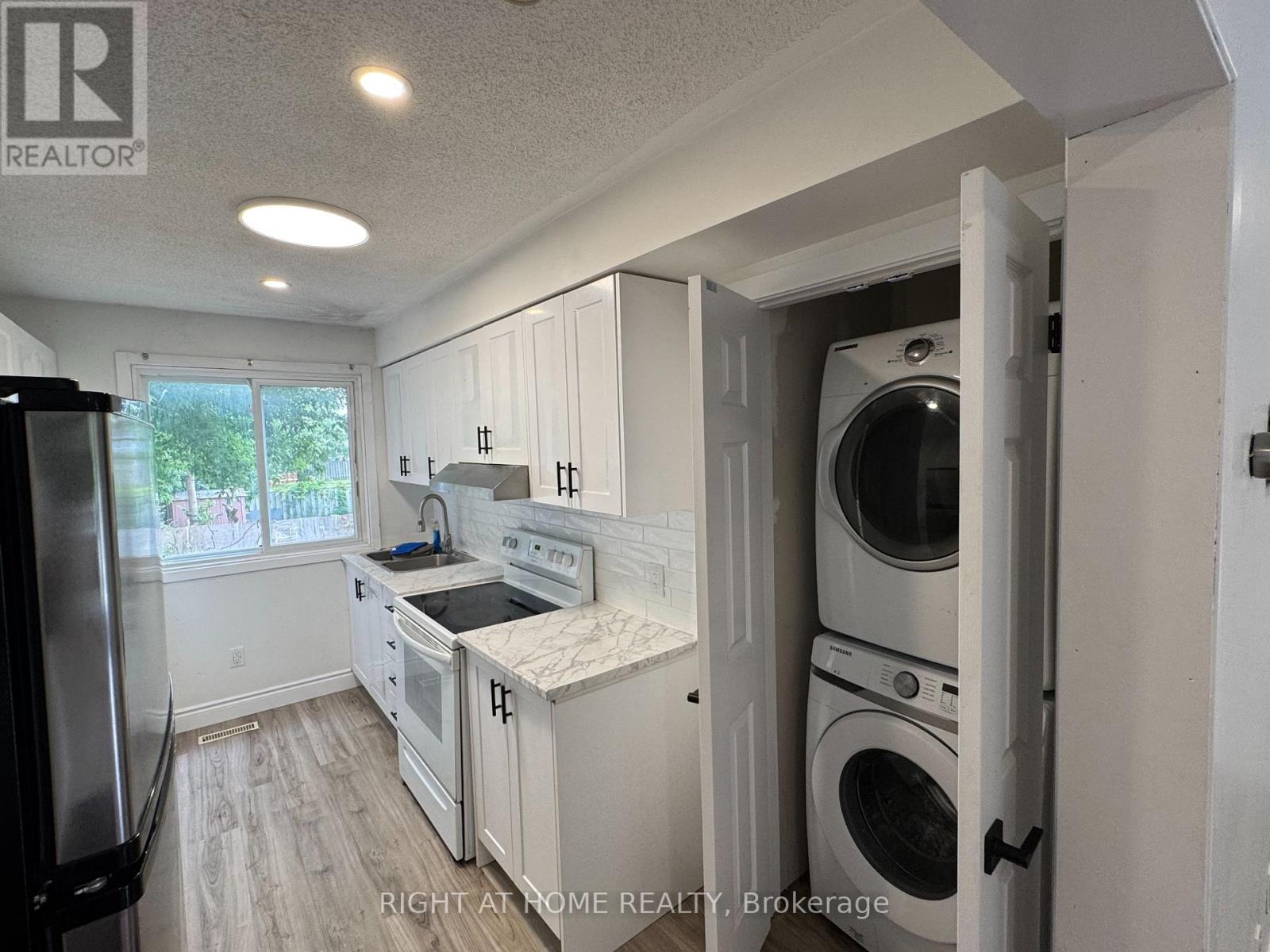 168 Golfdale Crescent, London South, Ontario N6C 5X4 - Photo 9 - X13539356