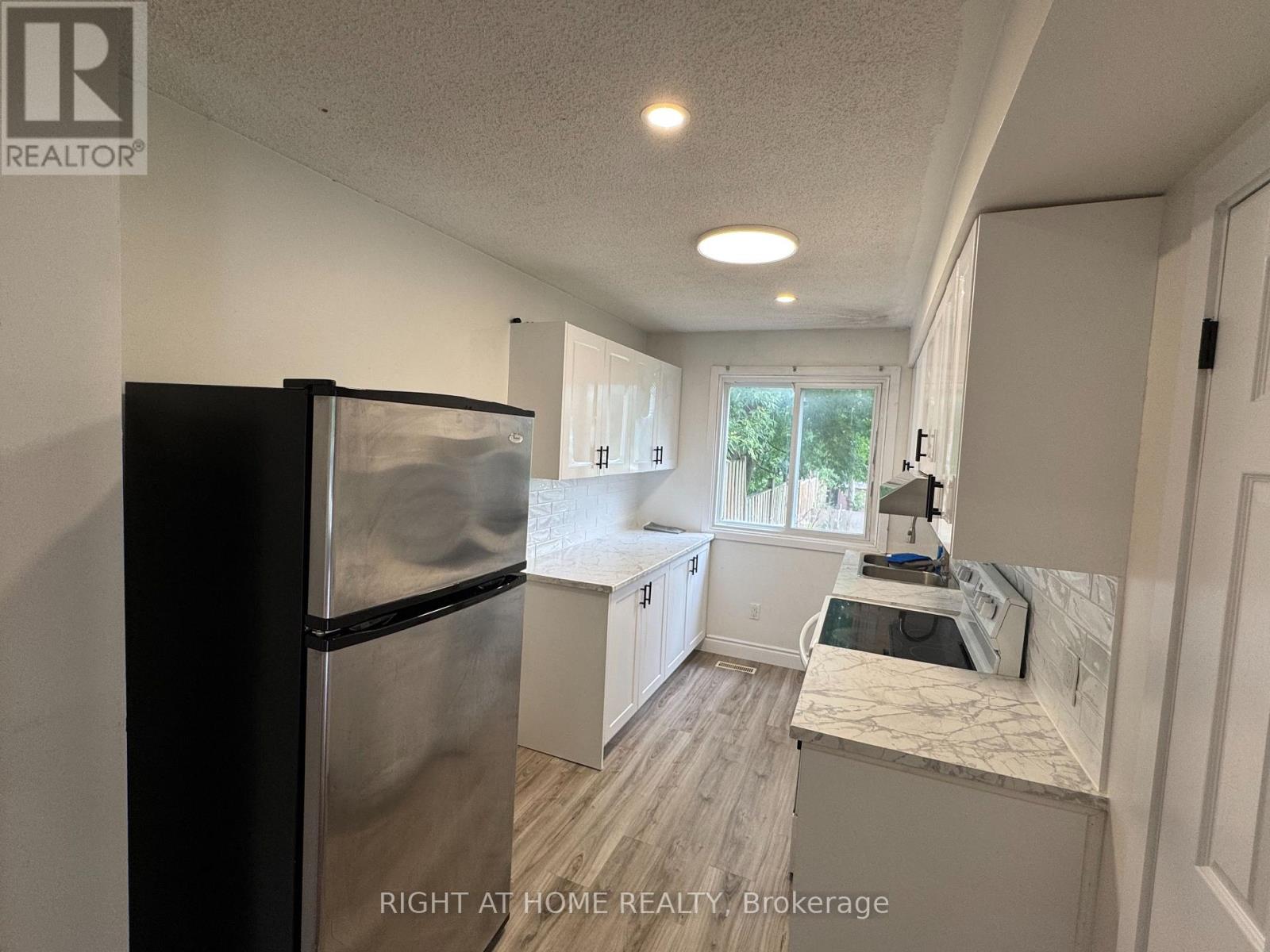 168 Golfdale Crescent, London South, Ontario N6C 5X4 - Photo 8 - X13539356